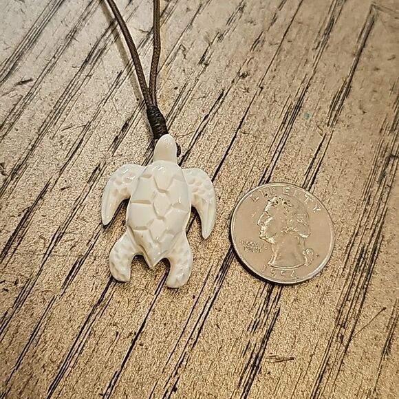 Buffalo bone turtle Hawaiian pendant  necklace unisex - Picture 6 of 6